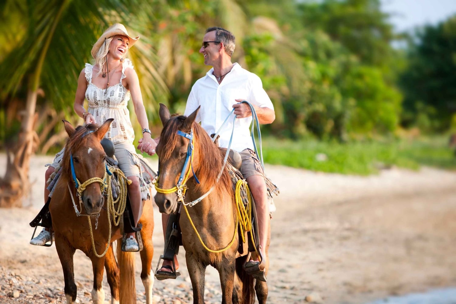 Palomino, Colombia: Ridtur på hästryggen på stranden