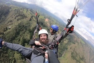 パラグライダー メデジン送迎と無料ビデオ