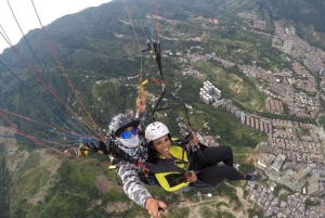 パラグライダー メデジン送迎と無料ビデオ