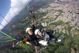 パラグライダー メデジン送迎と無料ビデオ