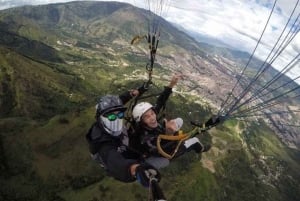 パラグライダー メデジン送迎と無料ビデオ