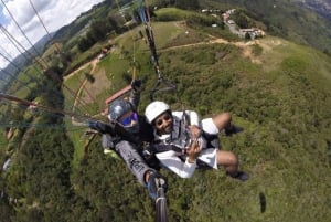 パラグライダー メデジン送迎と無料ビデオ