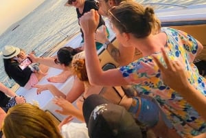 Partybåd i Cartagena-bugten med NightClub-billet