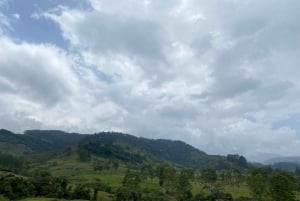 PEREIRA: DAY TREKKING TO WATERFALL + LUNCH AND MOUNTAINEERING COFFEE