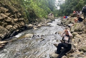 PEREIRA: DAY TREKKING TO WATERFALL + LUNCH AND MOUNTAINEERING COFFEE