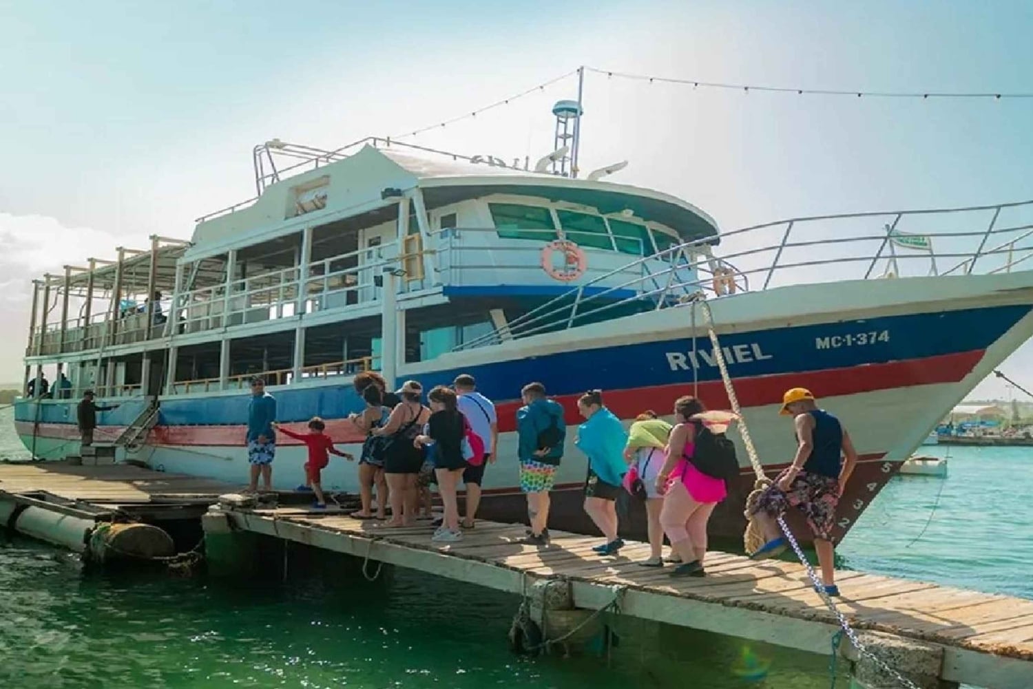 Premium cruise-tur i San Andres-bukten for å se solnedgangen.