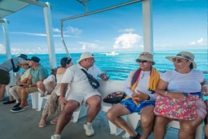 Premium cruise-tur i San Andres-bukten for å se solnedgangen.