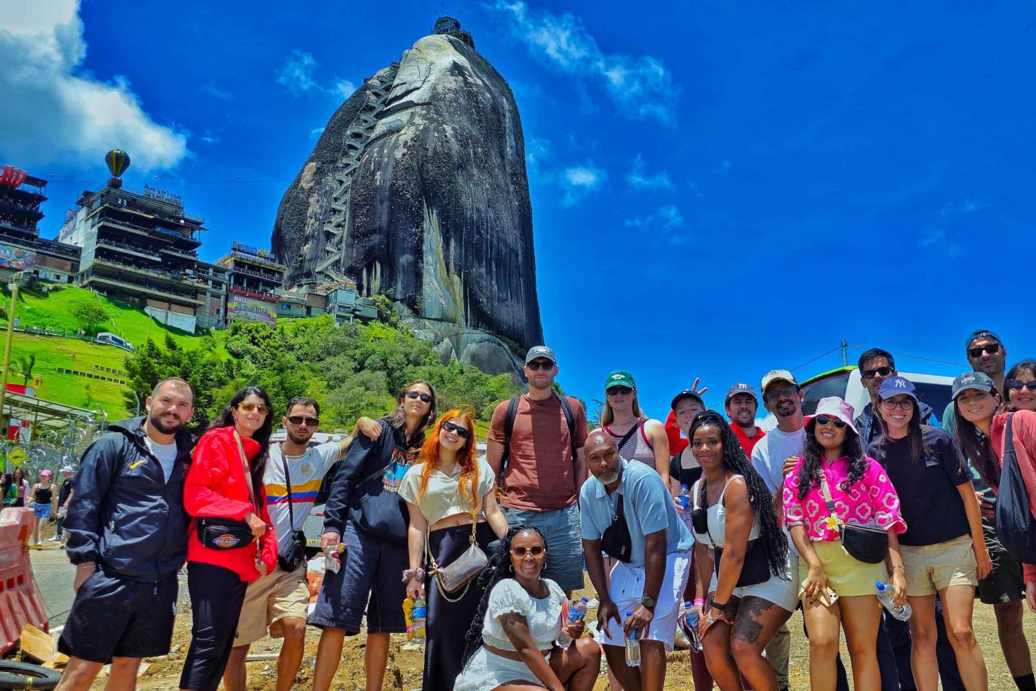 PREMIUM tour naar Guatapé, LUXE BOOT en GRATIS VERVOER vanuit Medellín
