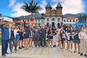 Visite PREMIUM à Guatapé, BATEAU DE LUXE et TRANSPORT GRATUIT depuis Medellín