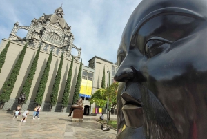 'Medellin Uncovered' Comuna 13,Plaza Botero and cable car
