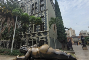 'Medellin Uncovered' Comuna 13,Plaza Botero and cable car