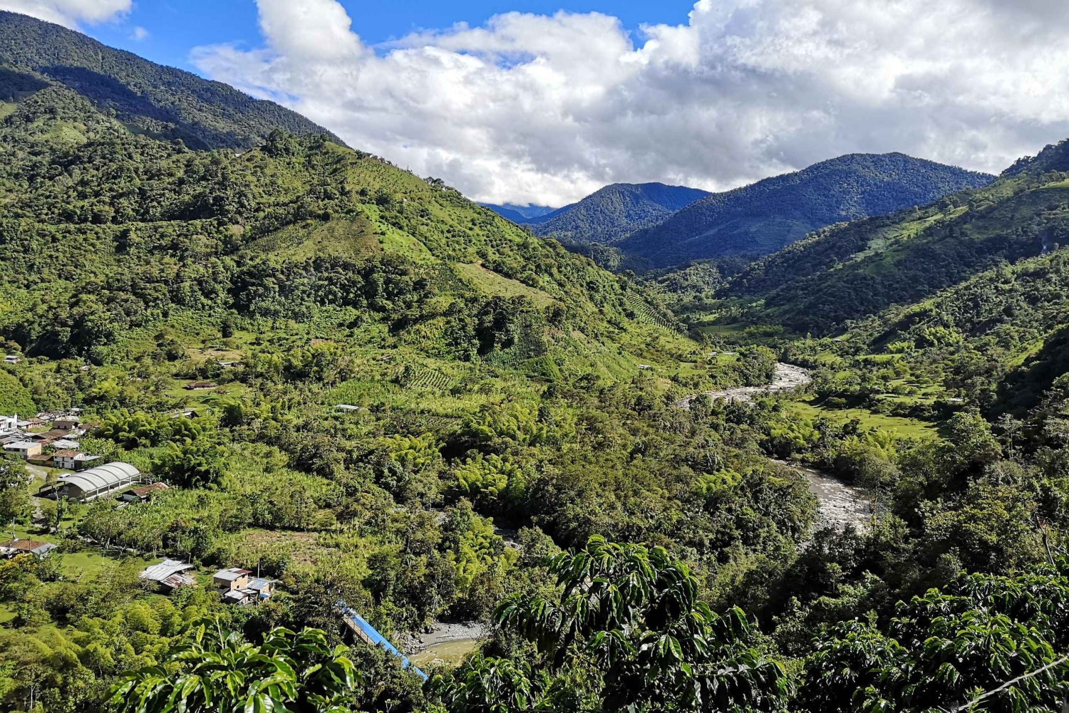 キンチャナのラガイタナ考古学公園へのプライベートツアーをご案内いたします