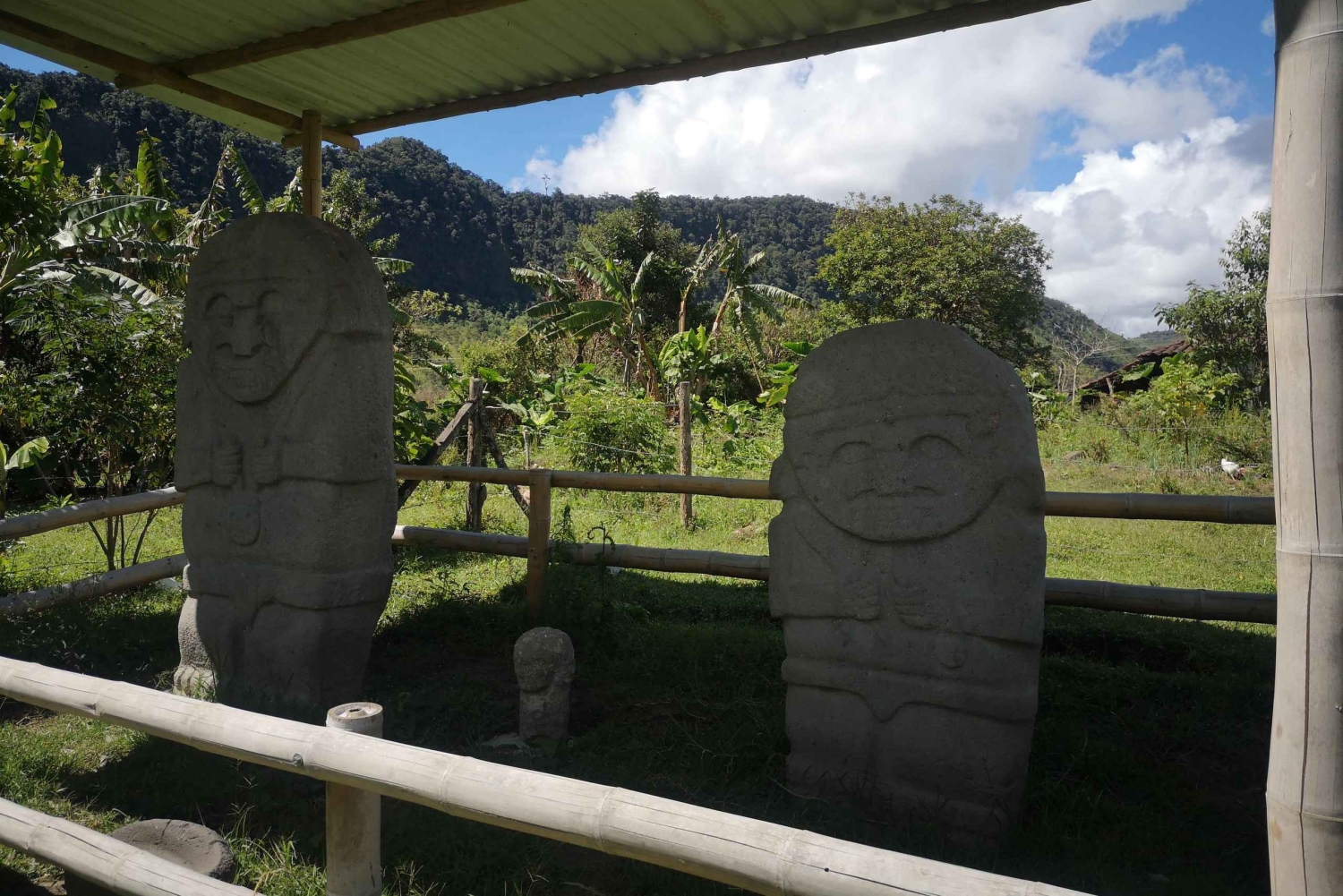 キンチャナのラガイタナ考古学公園へのプライベートツアーをご案内いたします