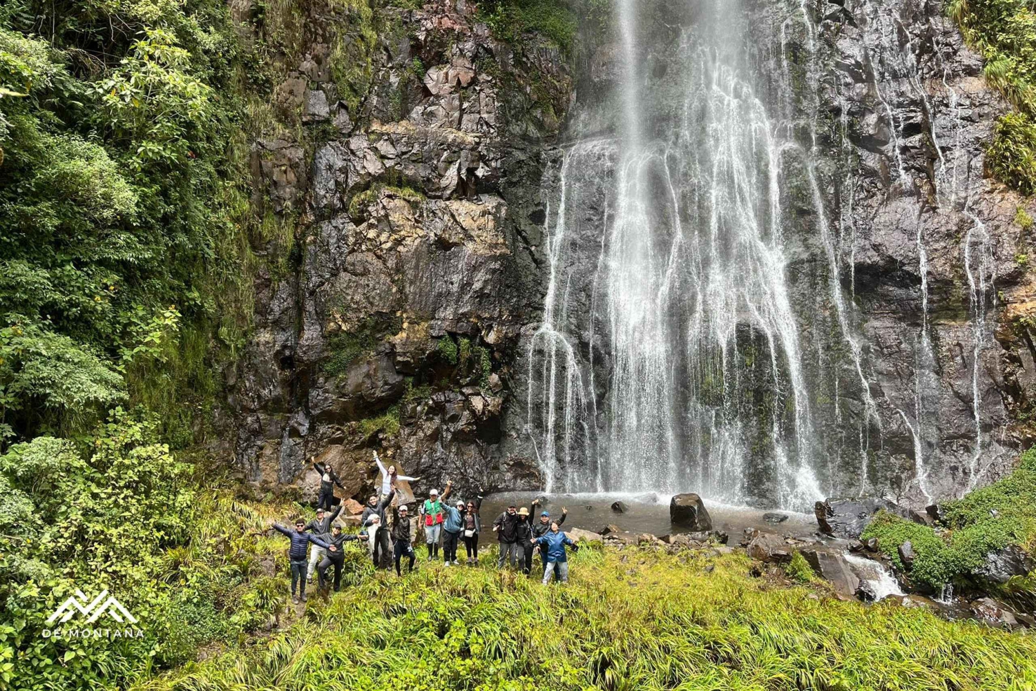 プラセ：滝と山々の間をハイキングしましょう