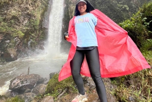 プラセ：滝と山々の間をハイキングしましょう