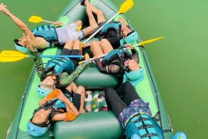 コロンビアのグエハル川渓谷でのラフティングアドベンチャー