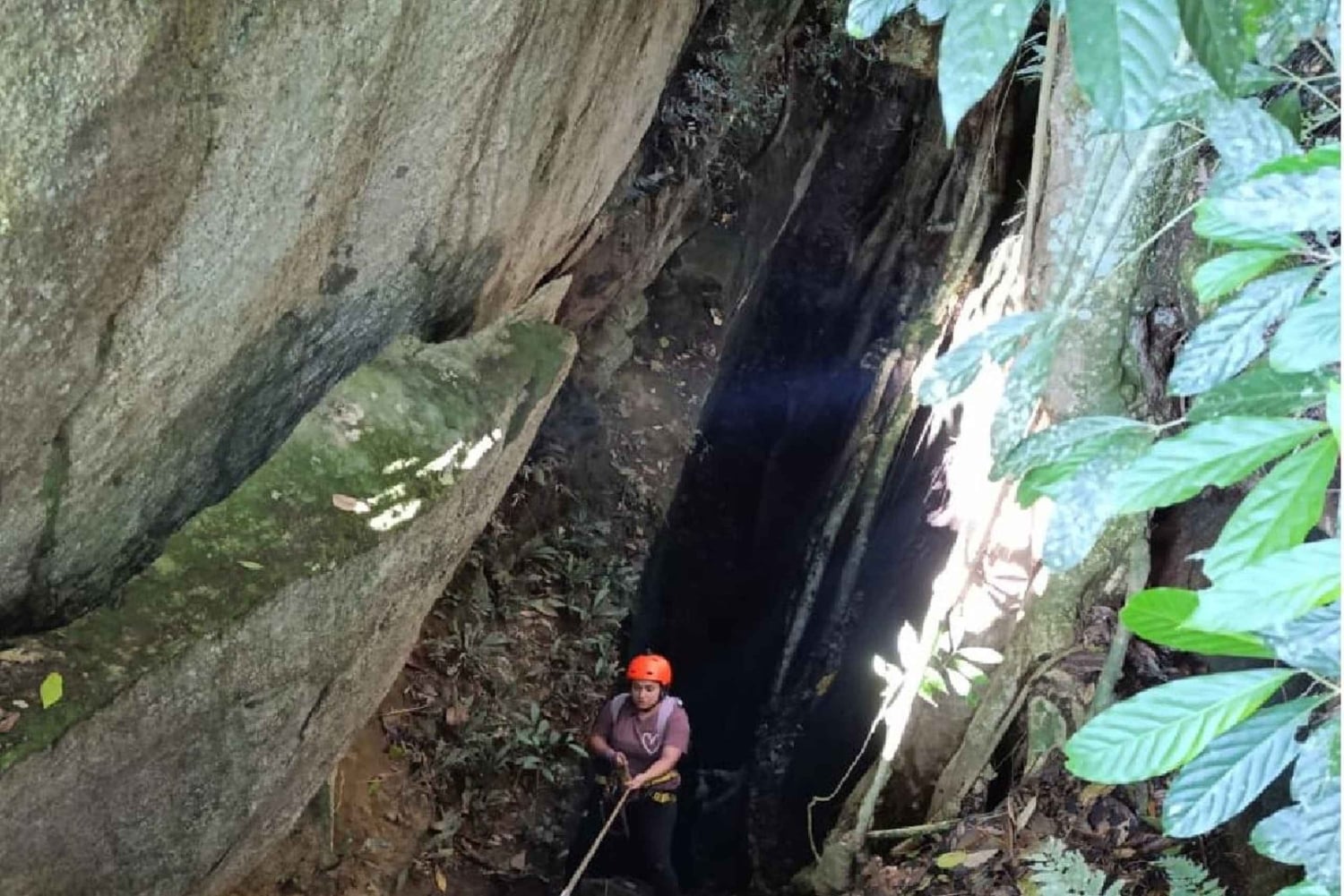 Abseilen in den Höhlen von Guatapé La Piedra