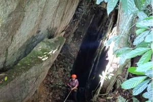 Abseilen in den Höhlen von Guatapé La Piedra