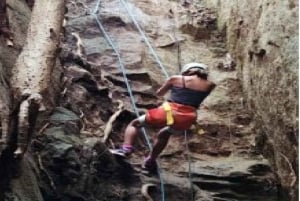 Abseilen in den Höhlen von Guatapé La Piedra