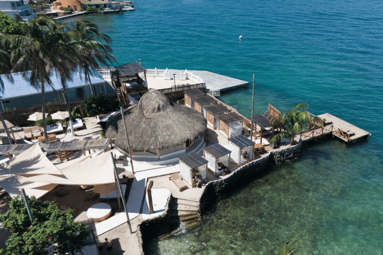 Prywatny klub plażowy na wyspie Rosario Mangata Daypass