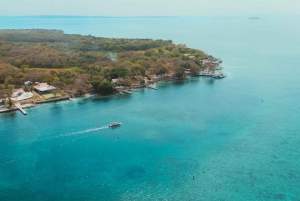Rosario Islands: Private Speedboat Tour from Cartagena