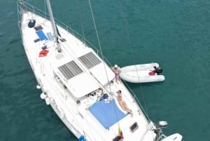 SAILING TO TAYRONA PARK WITH LUIS´S TEAM