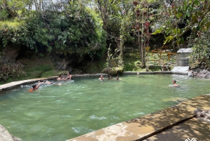 Baños termales de Salinas: desconexión y bienestar en la naturaleza