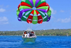 SAN ANDRES: PARASAIL—FLY OVER THE SEA OF 7 COLORS