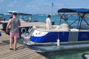 San Andres: Private Boat Trip with Aquarium and Beach Stops