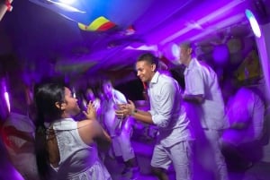 San Andrés: rejs katamaranem White Night z kolacją i DJ-em
