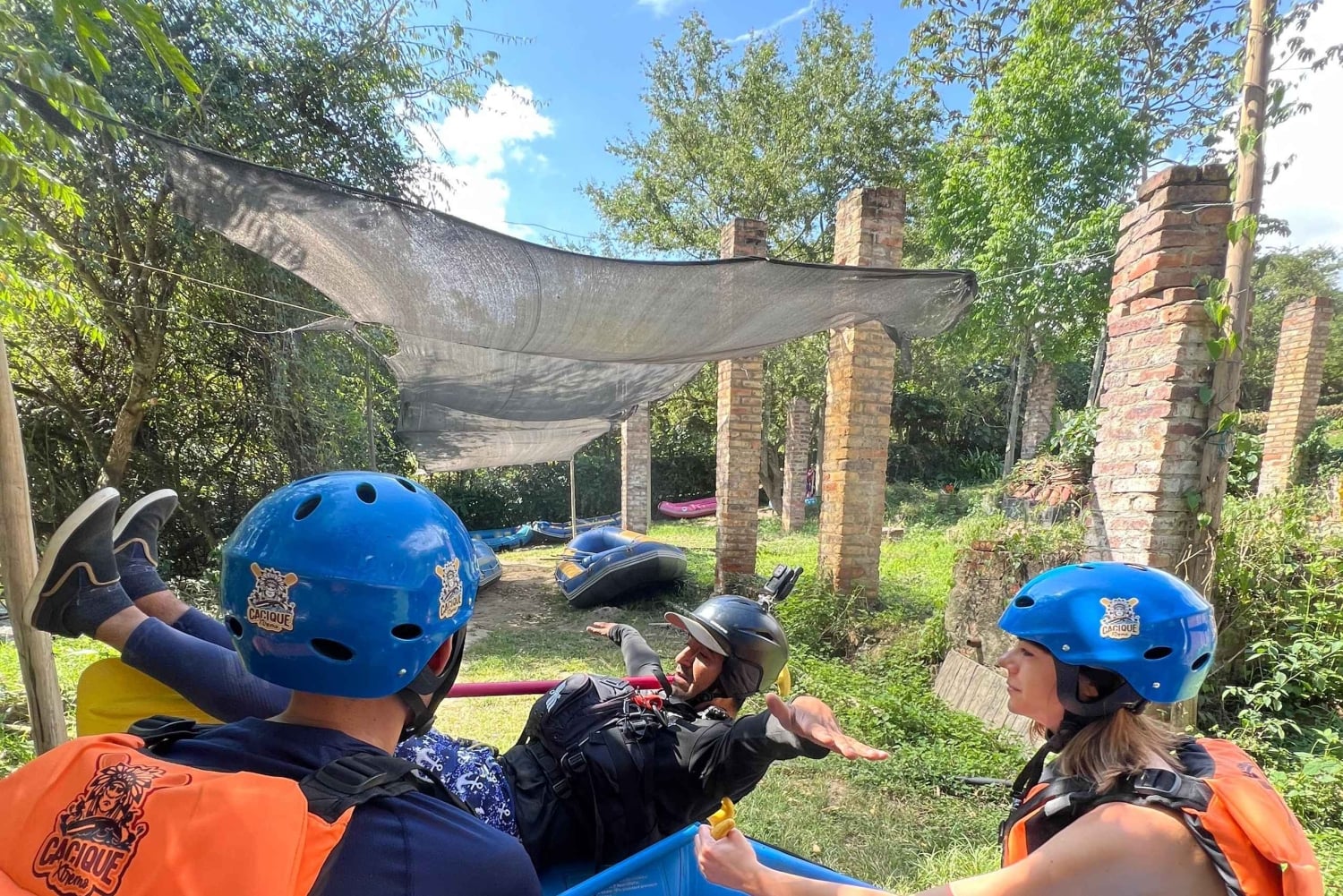 Рафтинг на Рио Фонсе Сан Жил: приключения и природа на борту