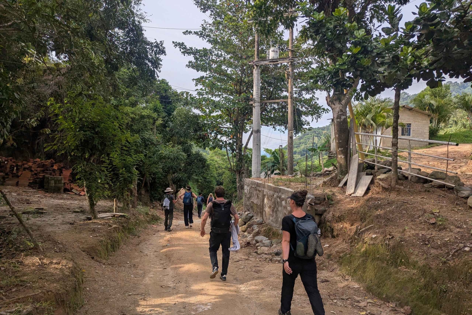 サンタ・マルタ：ブンクアニー遺跡トレッキング（2日間）