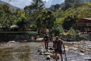 サンタ・マルタ：ブンクアニー遺跡トレッキング（2日間）