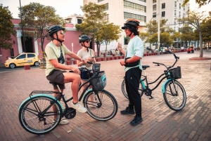 Santa Marta: City tour de bicicleta com guia local pelo centro histórico