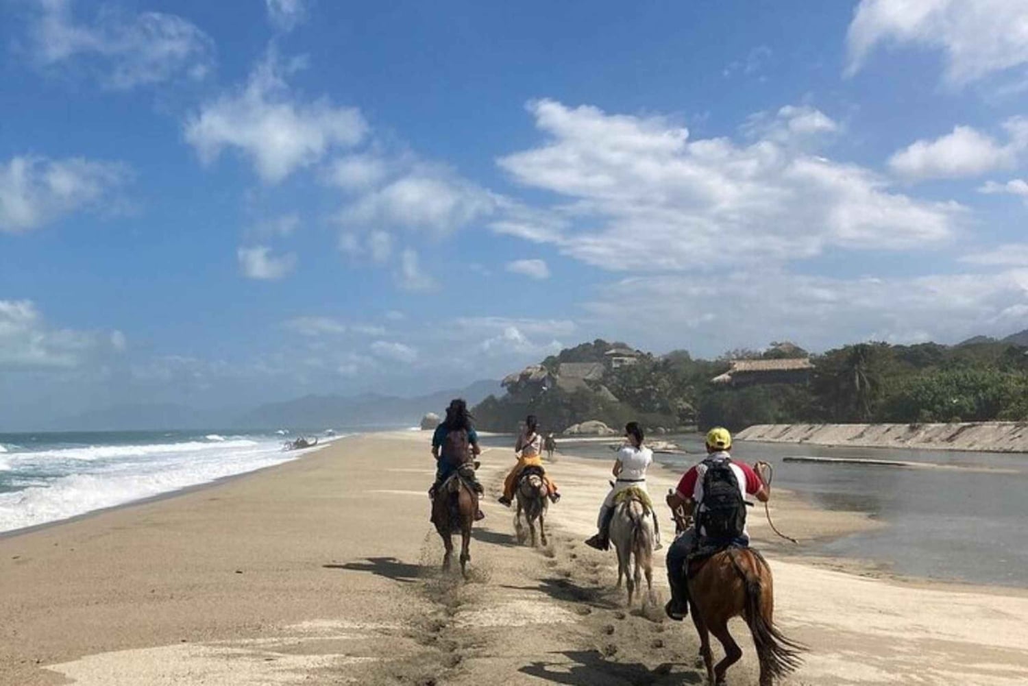 Santa Marta: paardrijden op het strand Los Naranjos in Tayrona