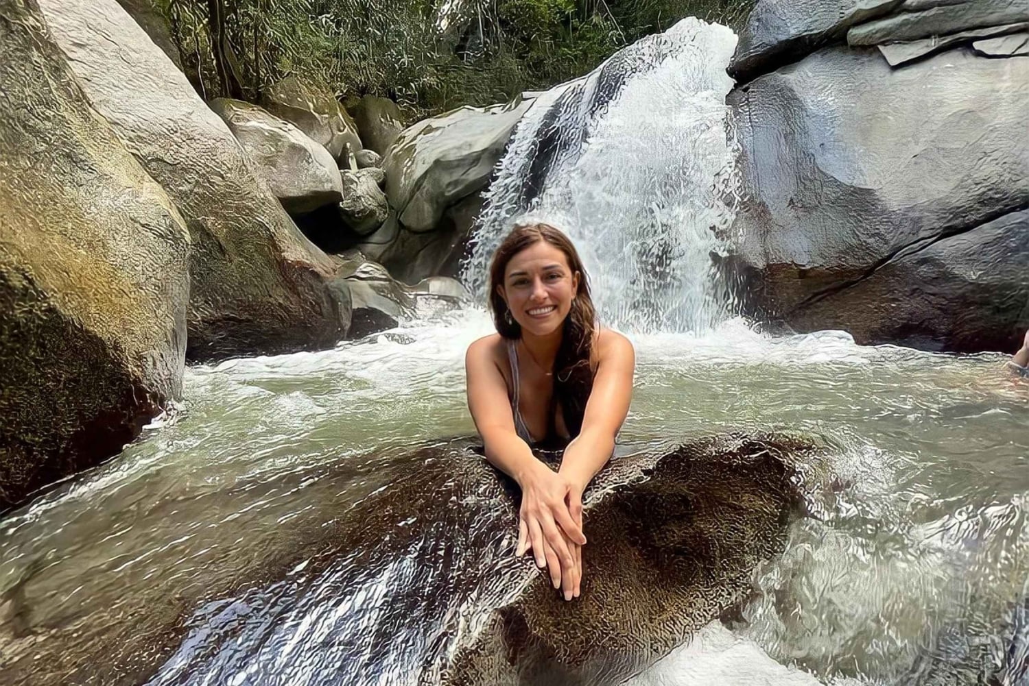 サンタマルタミンカコーヒー、ココア、滝1日ツアー