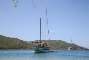 Santa Marta: Sailboat day tour to Tayrona Park