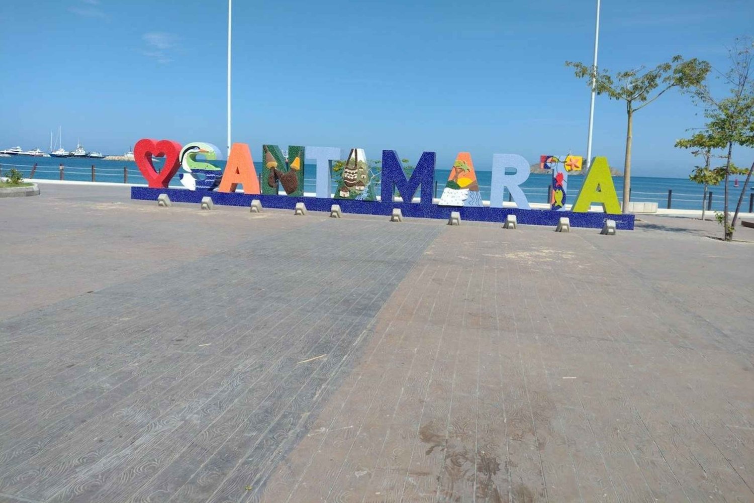 SANTAMARTA: Panoramic CITY TOUR of History and Culture, in Chiva