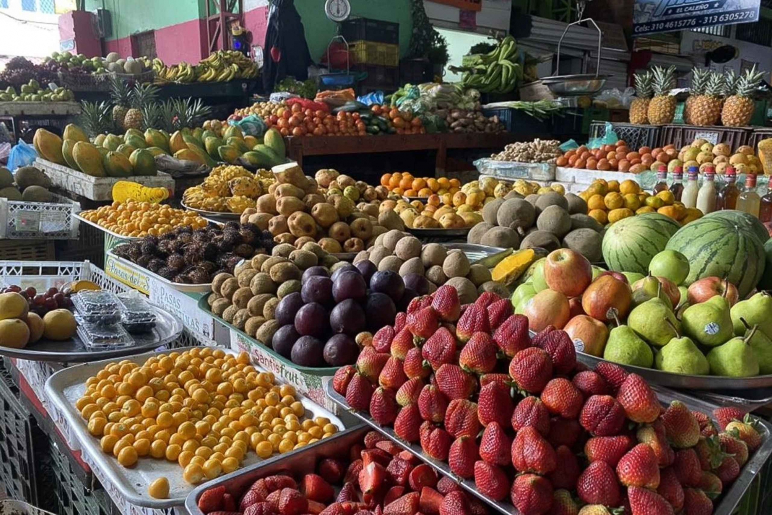 Cali: Fruit Market Walking Tour with Tastings