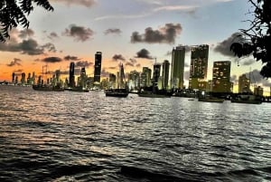New! Sunset Bike Tour visiting Cartagena Bay and Getsemaní