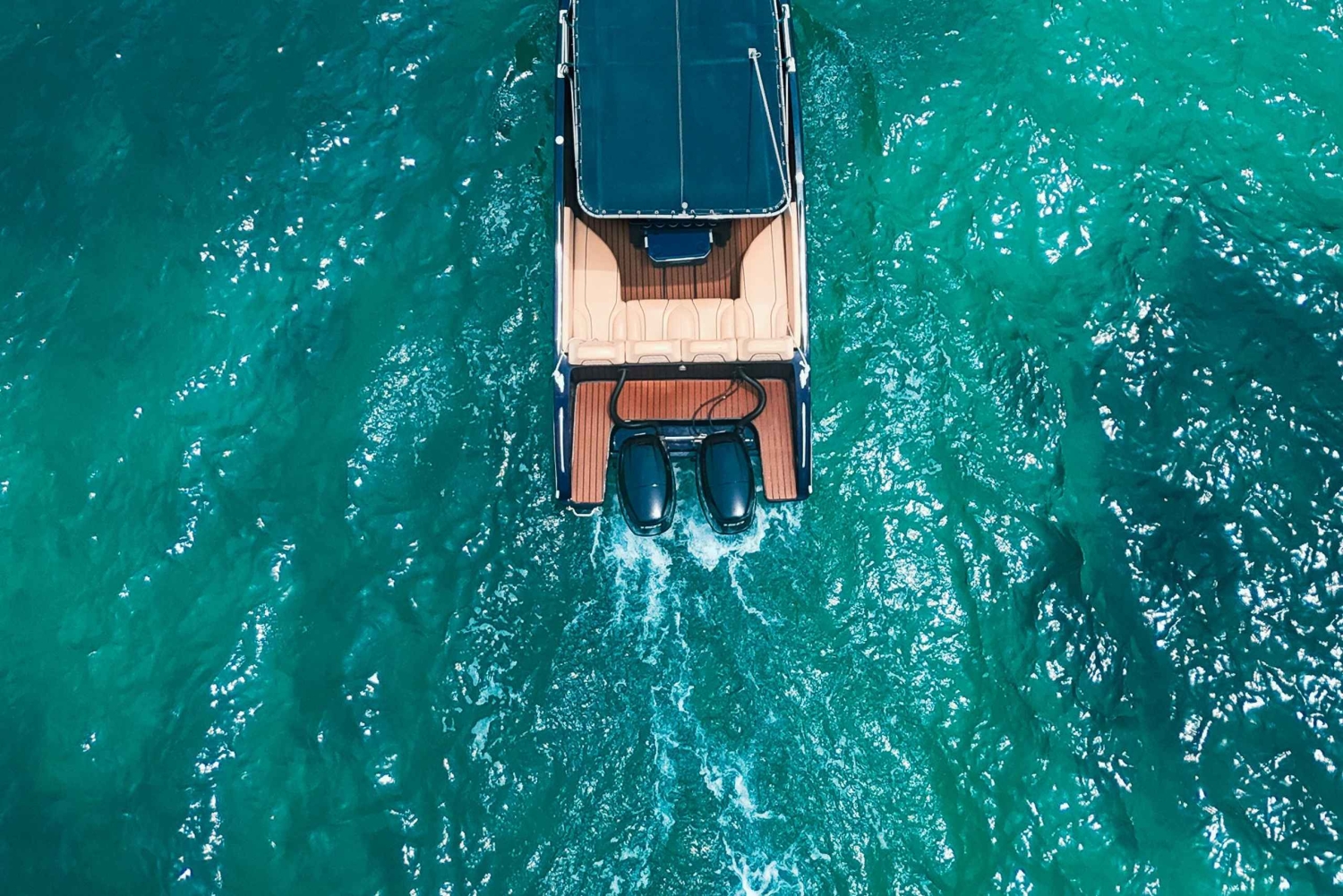 Tour en barco por la bahía de Cartagena al atardecer con vistas impresionantes
