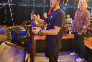 ファントム ボートでカルタヘナ湾に沈む夕日