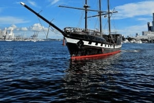 Coucher de soleil sur la baie de Cartagena sur Phantom Boat