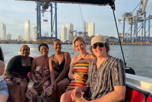 Sunsets boat party: around Bocagrande bay