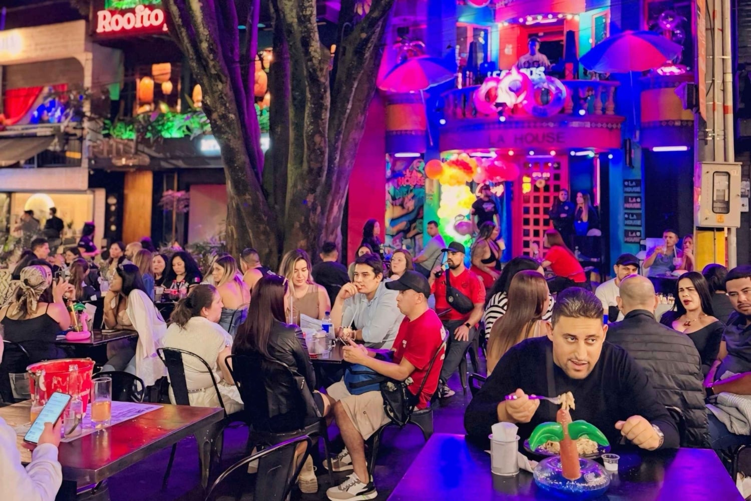 Tardeo Paisa: Medellín - Provenza Walking Tour