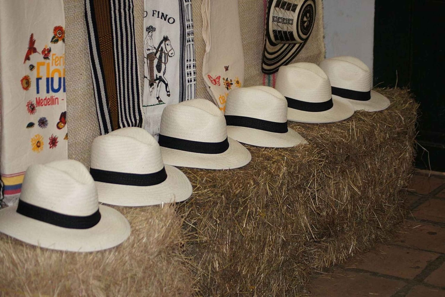 Tardeo Paisa: Medellín - Provenza Walking Tour