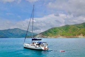 Parc Tayrona et les Caraïbes en voilier privé depuis Santa Marta, toute la journée