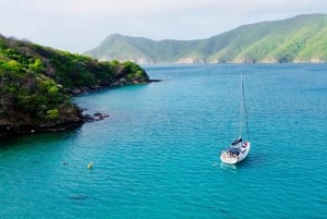 Parc Tayrona et les Caraïbes en voilier privé depuis Santa Marta, toute la journée