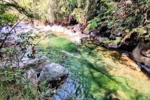Il miglior trekking alle cascate, alle piscine naturali e alla piantagione di caffè