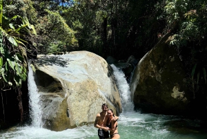 Il miglior trekking alle cascate, alle piscine naturali e alla piantagione di caffè